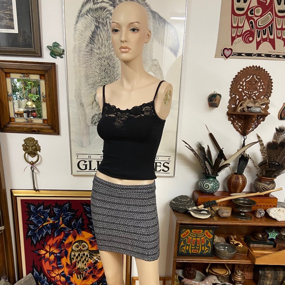 🐦‍⬛ 5/$20 🐦‍⬛ Horizontal Patterned Body-con Mini Skirt